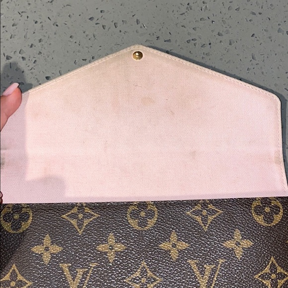 Louis Vuitton purse - Picture 5 of 13